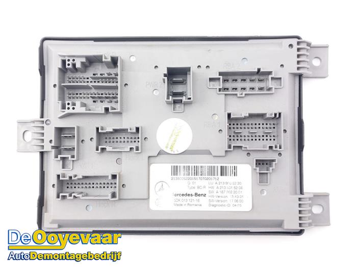 Begagnade Komfortmodul Mercedes E (W213) E-200d 2.0 Turbo 16V Pris € 89,99 Marginaltabell erbjuds av Autodemontagebedrijf De Ooyevaar