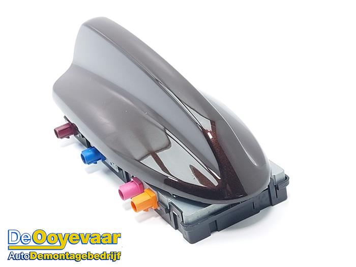 Używane Antena Volvo XC60 II (UZ) 2.0 T8 16V Recharge, Twin Engine AWD Cena € 59,99 Procedura marży oferowane przez Autodemontagebedrijf De Ooyevaar