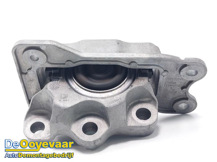 Used Engine mount Volvo XC60 II (UZ) 2.0 T8 16V Recharge, Twin Engine AWD Price € 99,99 Margin scheme offered by Autodemontagebedrijf De Ooyevaar