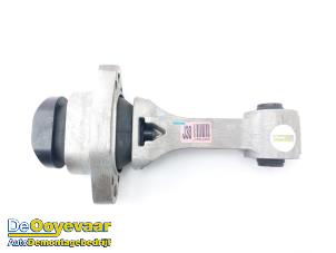 Used Engine mount Kia Proceed (CD) 1.5 T-GDI 16V Price € 39,99 Margin scheme offered by Autodemontagebedrijf De Ooyevaar