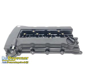 Ventildeckel van een Mitsubishi Outlander (GF/GG) 2.0 16V PHEV 4x4 2015