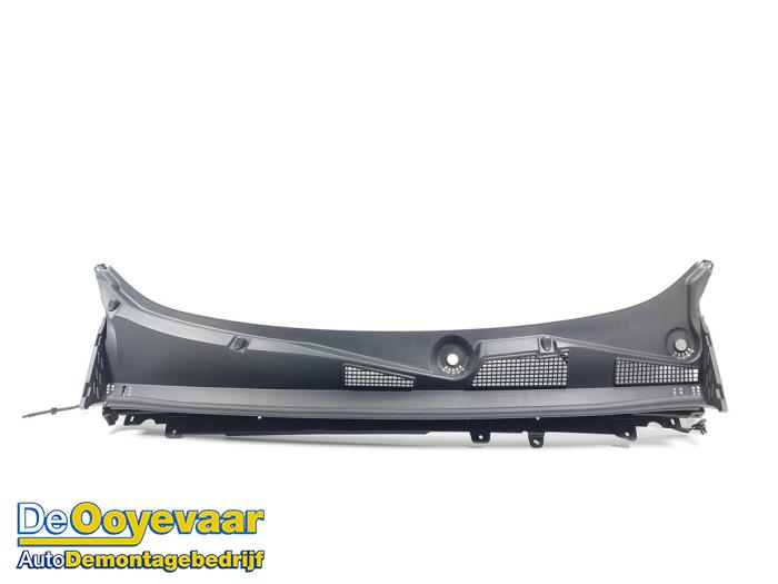 Używane Parawan Lynk &amp; Co 01 1.5 PHEV Cena € 69,99 Procedura marży oferowane przez Autodemontagebedrijf De Ooyevaar