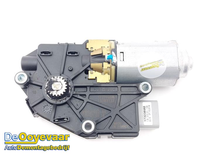 Używane Silnik szyberdachu Landrover Range Rover Sport (LW) 3.0 SDV6 Cena € 49,99 Procedura marży oferowane przez Autodemontagebedrijf De Ooyevaar