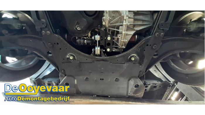 Usados Subchasis Nissan Qashqai (J11) 1.3 DIG-T 140 16V Precio € 239,99 Norma de margen ofrecido por Autodemontagebedrijf De Ooyevaar