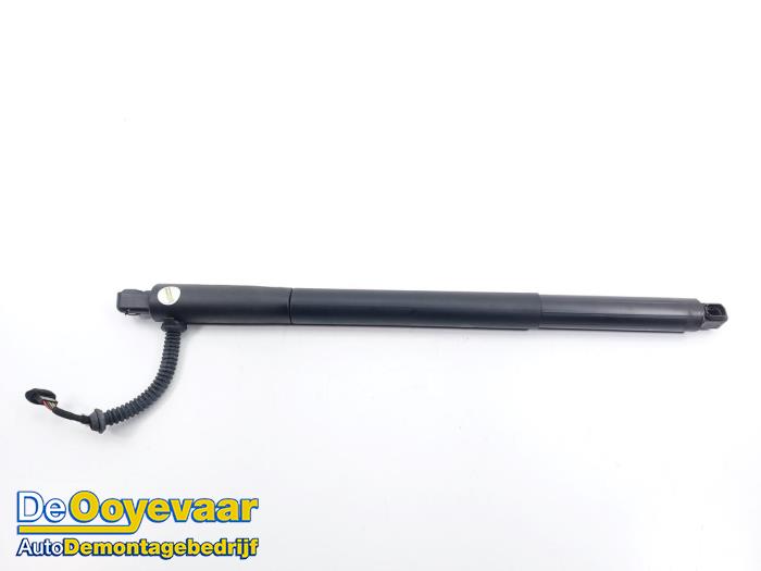 Używane Silnik tylnej klapy BMW 5 serie Gran Turismo (F07) 535i 24V TwinPower Turbo Cena € 129,99 Procedura marży oferowane przez Autodemontagebedrijf De Ooyevaar