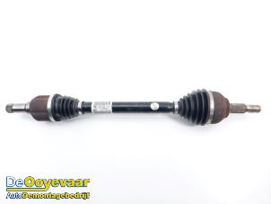 Usagé Arbre de transmission avant gauche Opel Vivaro 1.5 CDTI 102 Prix € 129,99 Règlement à la marge proposé par Autodemontagebedrijf De Ooyevaar