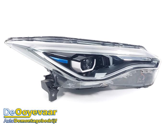 Używane Reflektor prawy Renault Zoé (AG) R110 Cena € 399,99 Procedura marży oferowane przez Autodemontagebedrijf De Ooyevaar