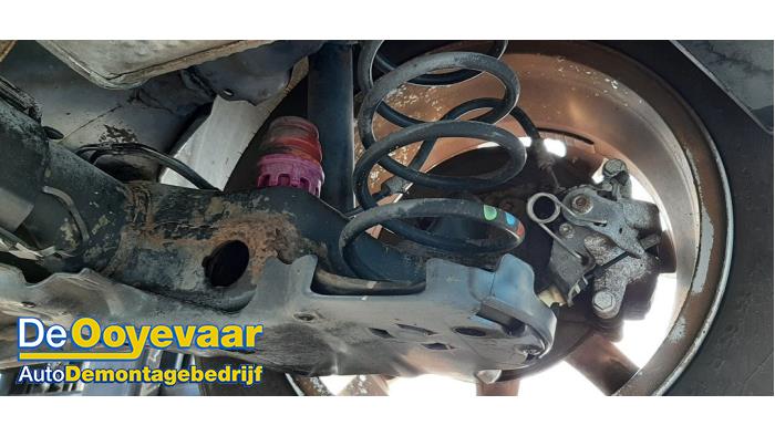 Bakre drivaxel från en Peugeot 208 I (CA/CC/CK/CL) 1.4 16V 2012