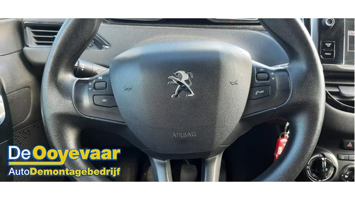 Airbag set + instrumentbräda från en Peugeot 208 I (CA/CC/CK/CL) 1.4 16V 2012