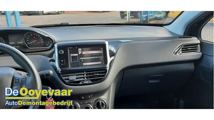 Airbag set + instrumentbräda från en Peugeot 208 I (CA/CC/CK/CL) 1.4 16V 2012