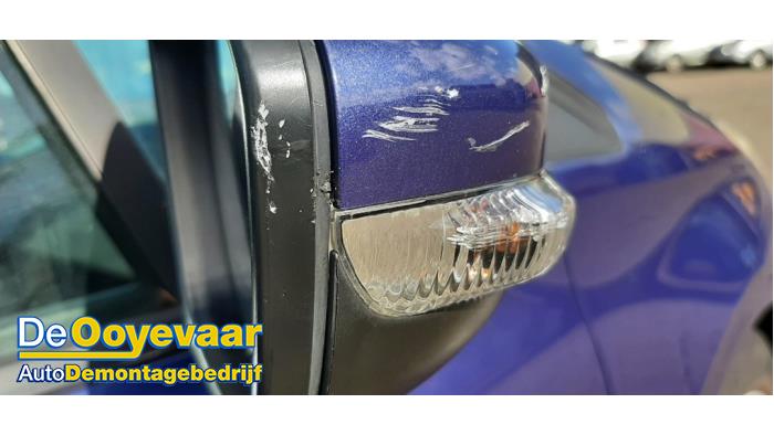 Skärmspegel, höger från en Peugeot 208 I (CA/CC/CK/CL) 1.4 16V 2012