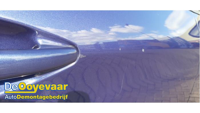 Bakdörr, 4-dörrars, höger från en Peugeot 208 I (CA/CC/CK/CL) 1.4 16V 2012