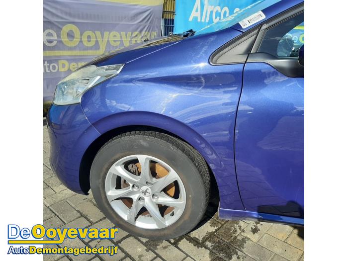 Framskärm, vänster från en Peugeot 208 I (CA/CC/CK/CL) 1.4 16V 2012