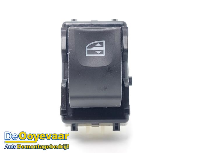 Usados Interruptor de ventanilla eléctrica Renault Express 1.5 dCi 95 Precio € 9,99 Norma de margen ofrecido por Autodemontagebedrijf De Ooyevaar