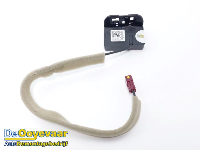 Używane Antena GPS Renault Express 1.5 dCi 95 Cena € 15,00 Procedura marży oferowane przez Autodemontagebedrijf De Ooyevaar