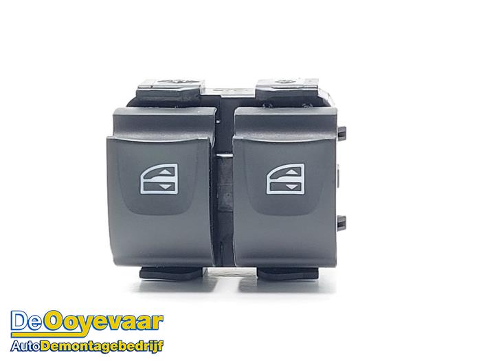 Usados Interruptor de ventanilla eléctrica Renault Express 1.5 dCi 95 Precio € 9,99 Norma de margen ofrecido por Autodemontagebedrijf De Ooyevaar