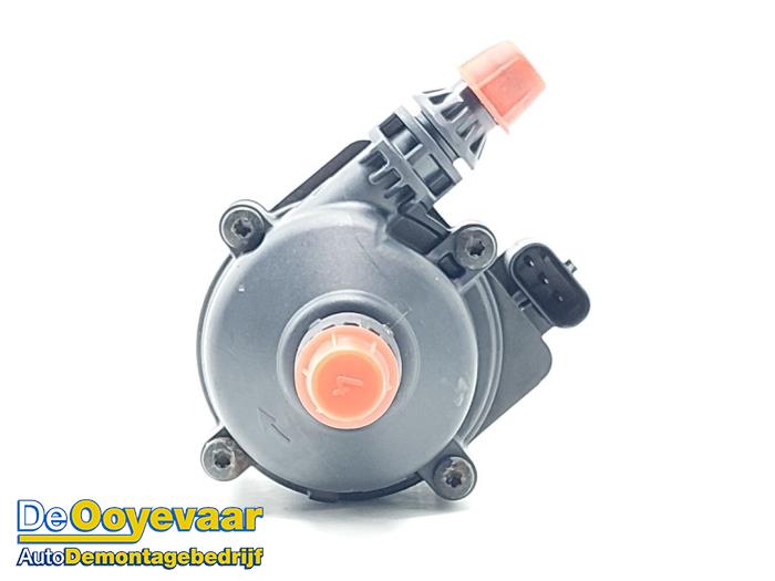 Begagnade Extra vattenpump Iveco New Daily VI 33S14, 35C14, 35S14 Pris € 49,99 Marginaltabell erbjuds av Autodemontagebedrijf De Ooyevaar
