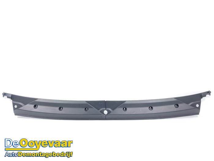 Używane Parawan Iveco New Daily VI 33S14, 35C14, 35S14 Cena € 35,00 Procedura marży oferowane przez Autodemontagebedrijf De Ooyevaar