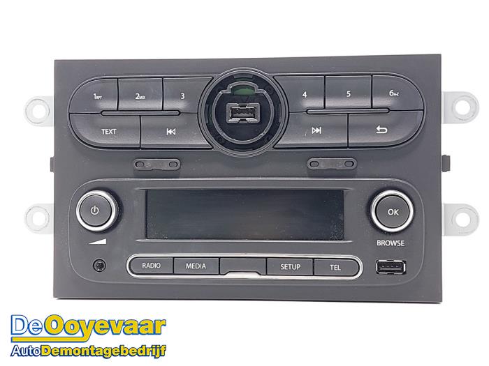 Begagnade Radio Renault Twingo III (AH) 1.0 SCe 70 12V Pris € 299,99 Marginaltabell erbjuds av Autodemontagebedrijf De Ooyevaar