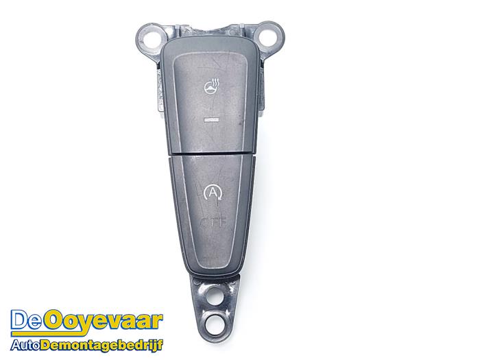 Usagé Commande start/stop Ford Focus 3 1.0 Ti-VCT EcoBoost 12V 125 Prix € 9,99 Règlement à la marge proposé par Autodemontagebedrijf De Ooyevaar