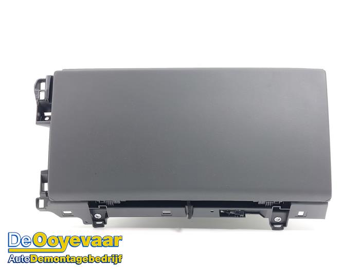 Begagnade Handskfack Landrover Range Rover Sport (L1) 3.0 V6 P460e Pris € 199,99 Marginaltabell erbjuds av Autodemontagebedrijf De Ooyevaar