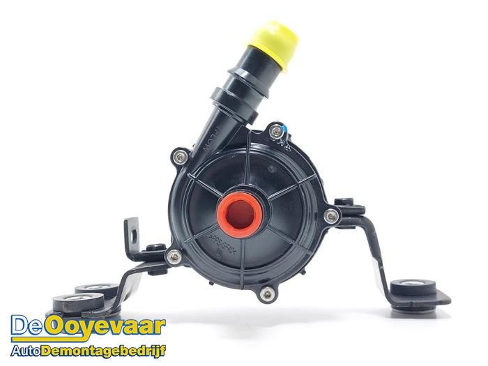 Begagnade Extra vattenpump Kia Niro II (SG2) 1.6 GDI Hybrid Pris € 45,00 Marginaltabell erbjuds av Autodemontagebedrijf De Ooyevaar