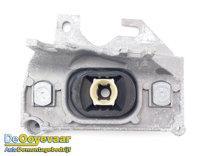 Used Engine mount Renault Clio IV Estate/Grandtour (7R) 0.9 Energy TCE 90 12V Price € 19,99 Margin scheme offered by Autodemontagebedrijf De Ooyevaar