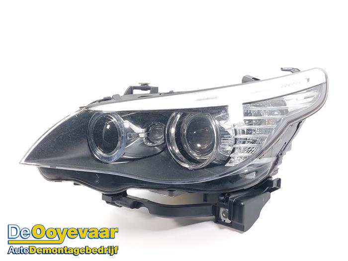 Używane Reflektor lewy BMW 5 serie (E60) 520i 16V Corporate Lease Cena € 499,99 Procedura marży oferowane przez Autodemontagebedrijf De Ooyevaar