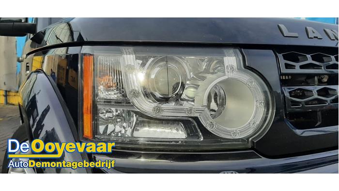 Używane Reflektor prawy Landrover Discovery IV (LAS) 3.0 SD V6 24V Cena € 399,99 Procedura marży oferowane przez Autodemontagebedrijf De Ooyevaar