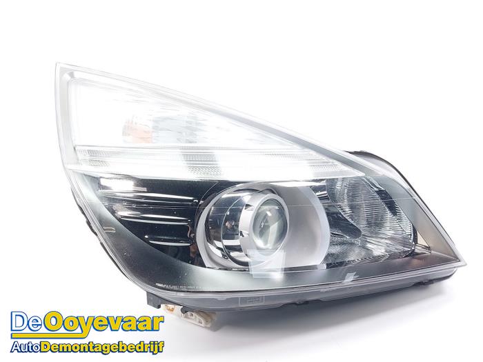 Używane Reflektor prawy Renault Espace (JK) 3.5 V6 24V Cena € 199,99 Procedura marży oferowane przez Autodemontagebedrijf De Ooyevaar