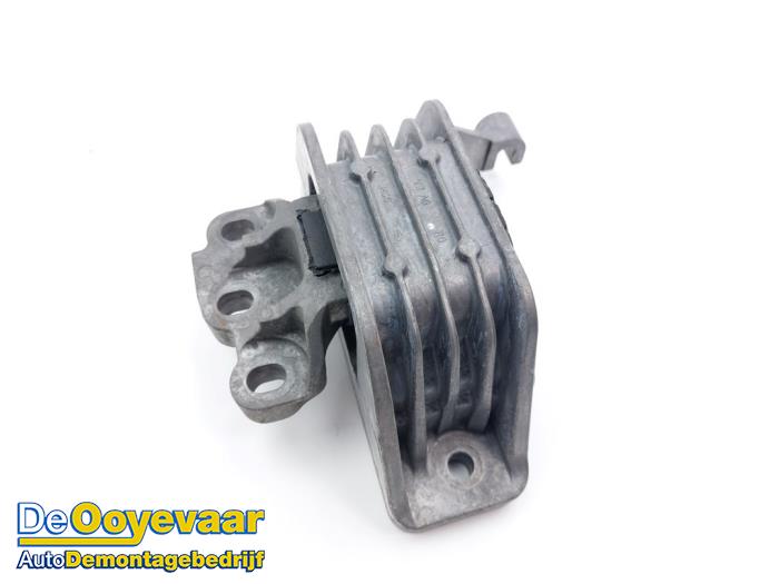 Used Engine mount MAN TGE 2.0 TDI Price € 65,00 Margin scheme offered by Autodemontagebedrijf De Ooyevaar