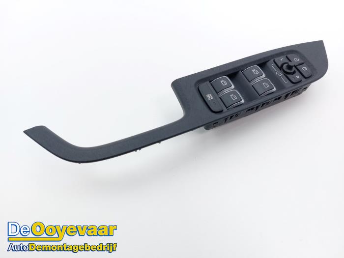Usados Interruptor de ventanilla eléctrica Lynk &amp; Co 01 1.5 PHEV Precio € 59,99 Norma de margen ofrecido por Autodemontagebedrijf De Ooyevaar