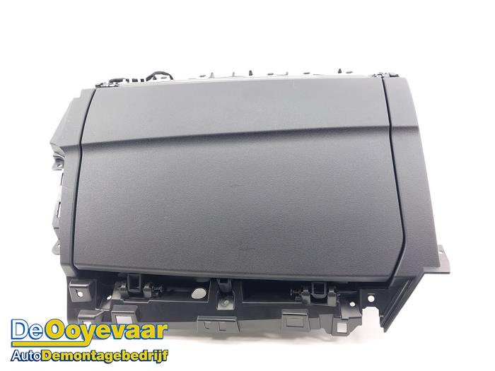 Begagnade Handskfack Lynk &amp; Co 01 1.5 PHEV Pris € 25,00 Marginaltabell erbjuds av Autodemontagebedrijf De Ooyevaar