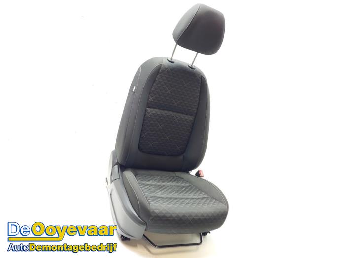 Używane Fotel prawy Kia Rio IV (YB) 1.0i T-GDi 100 12V Cena € 139,99 Procedura marży oferowane przez Autodemontagebedrijf De Ooyevaar