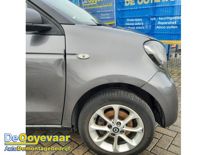 Używane Blotnik prawy przód Smart Forfour (453) 1.0 12V Cena € 79,99 Procedura marży oferowane przez Autodemontagebedrijf De Ooyevaar