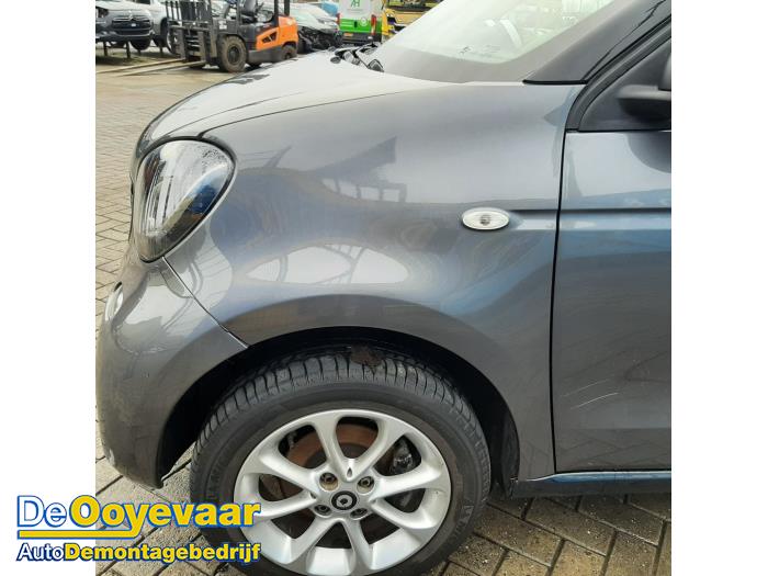 Używane Ekran lewy przód Smart Forfour (453) 1.0 12V Cena € 79,99 Procedura marży oferowane przez Autodemontagebedrijf De Ooyevaar