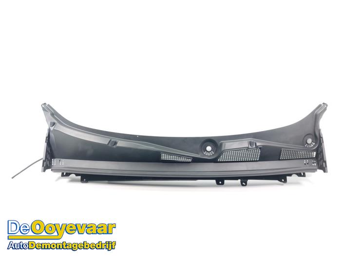Używane Parawan Lynk &amp; Co 01 1.5 PHEV Cena € 69,99 Procedura marży oferowane przez Autodemontagebedrijf De Ooyevaar