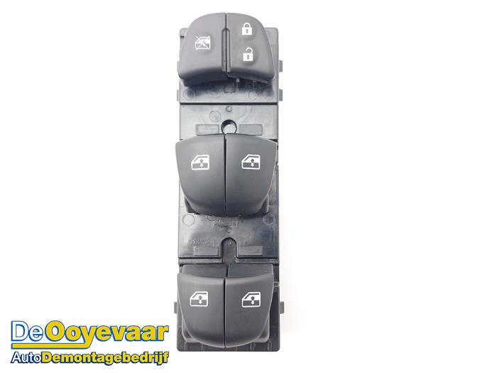 Usados Interruptor de ventanilla eléctrica Nissan Qashqai (J11) 1.3 DIG-T 160 16V Precio € 39,99 Norma de margen ofrecido por Autodemontagebedrijf De Ooyevaar