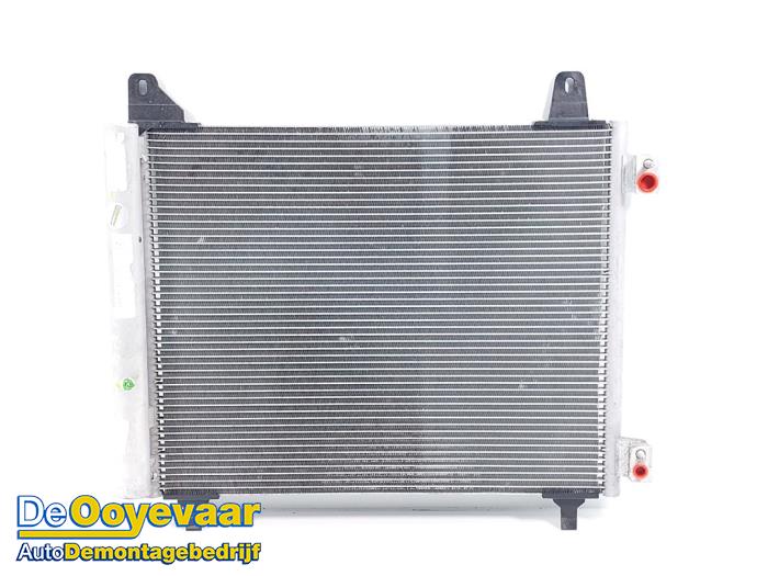 Usagé Condenseur de climatisation Peugeot 208 II (UB/UH/UP) 1.2 Vti 12V PureTech 75 Prix € 99,99 Règlement à la marge proposé par Autodemontagebedrijf De Ooyevaar