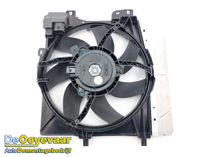 Używane Wentylator Citroen C3 (SX/SW) 1.2 Vti 12V PureTech Cena € 15,00 Procedura marży oferowane przez Autodemontagebedrijf De Ooyevaar