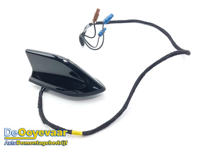 Używane Antena Dacia Jogger 1.6 Hybrid 140 16V Cena € 89,99 Procedura marży oferowane przez Autodemontagebedrijf De Ooyevaar