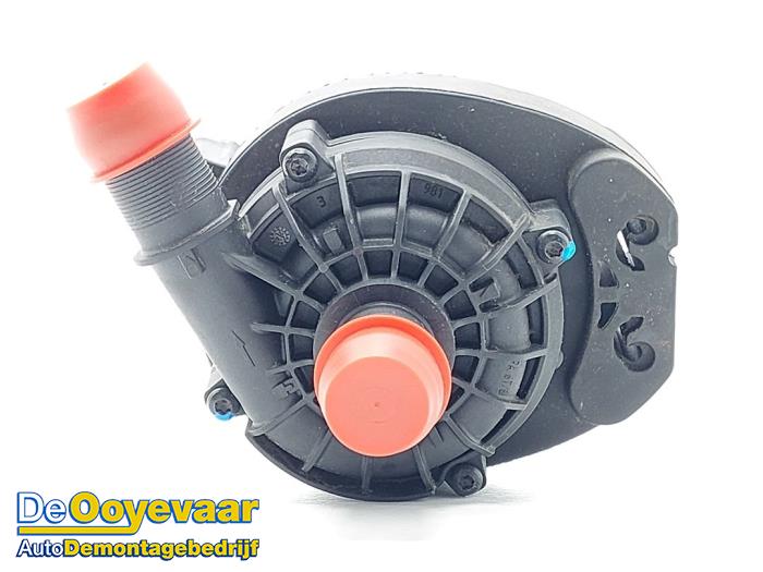 Begagnade Extra vattenpump Dacia Jogger 1.6 Hybrid 140 16V Pris € 39,99 Marginaltabell erbjuds av Autodemontagebedrijf De Ooyevaar