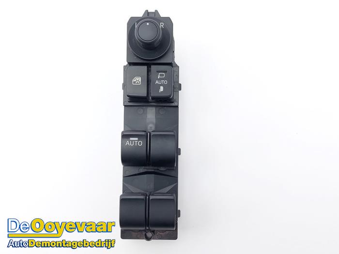 Usados Interruptor de ventanilla eléctrica Mazda CX-3 (DJ/DK) 2.0 SkyActiv-G 121 Precio € 69,99 Norma de margen ofrecido por Autodemontagebedrijf De Ooyevaar