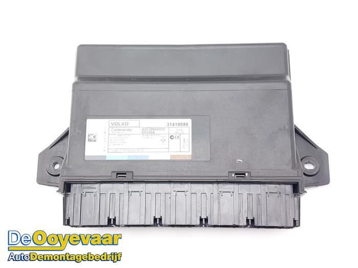 Używane Modul keyless vehicle Volvo V40 (MV) 2.0 D3 16V Cena € 35,00 Procedura marży oferowane przez Autodemontagebedrijf De Ooyevaar