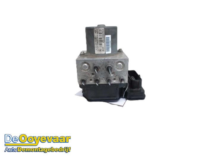 Used ABS pump Mercedes ML III (166) 3.0 ML-350 BlueTEC V6 24V 4-Matic Price € 199,99 Margin scheme offered by Autodemontagebedrijf De Ooyevaar