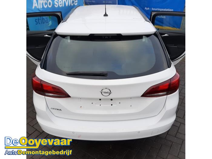 Begagnade Baklucka Opel Astra K Sports Tourer 1.2 Turbo 12V Pris € 649,99 Marginaltabell erbjuds av Autodemontagebedrijf De Ooyevaar
