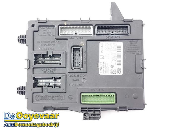 Używane Sterownik Body Control Renault Espace (RFCJ) 2.0 Blue dCi 200 Cena € 49,99 Procedura marży oferowane przez Autodemontagebedrijf De Ooyevaar