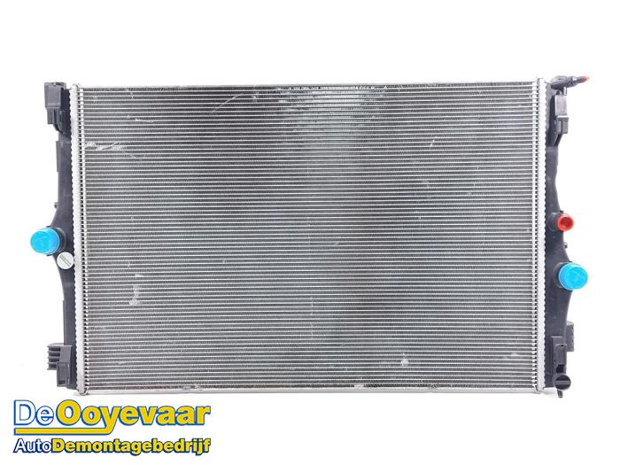 Usagé Radiateur Mercedes CLA Shooting Brake (118.6) 1.3 CLA-250 e Turbo 16V Prix € 299,99 Règlement à la marge proposé par Autodemontagebedrijf De Ooyevaar