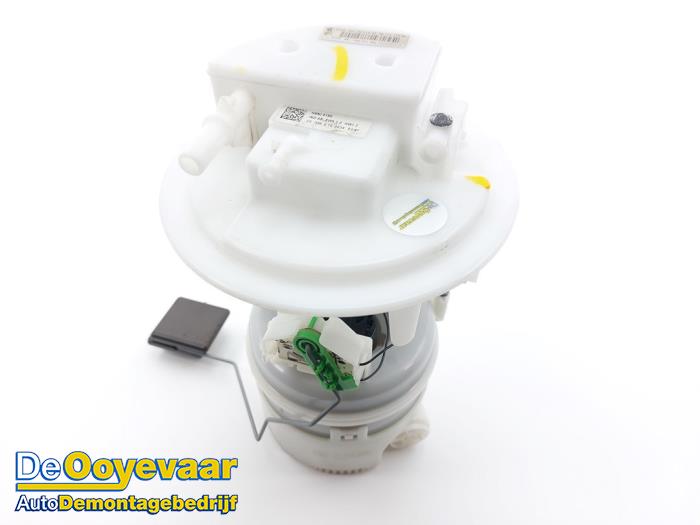 Usagé Pompe à carburant Opel Corsa F (UB/UH/UP) 1.2 Turbo 12V 100 Prix € 79,99 Règlement à la marge proposé par Autodemontagebedrijf De Ooyevaar