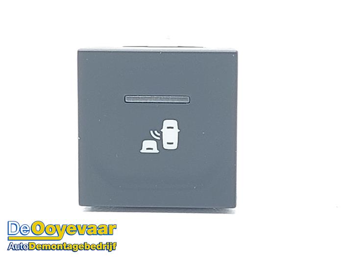 Usados Interruptor PDC Dacia Duster (SR) 1.0 TCE 100 Bi-Fuel, Eco-G 12V Precio € 19,99 Norma de margen ofrecido por Autodemontagebedrijf De Ooyevaar